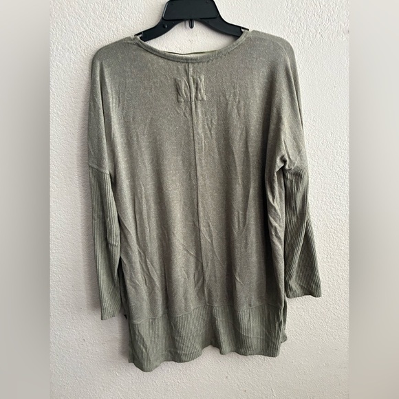 💥Cupio Cozy Green V-Neck Lightweight Long Sleeves Tunic Top M - Picture 8 of 12